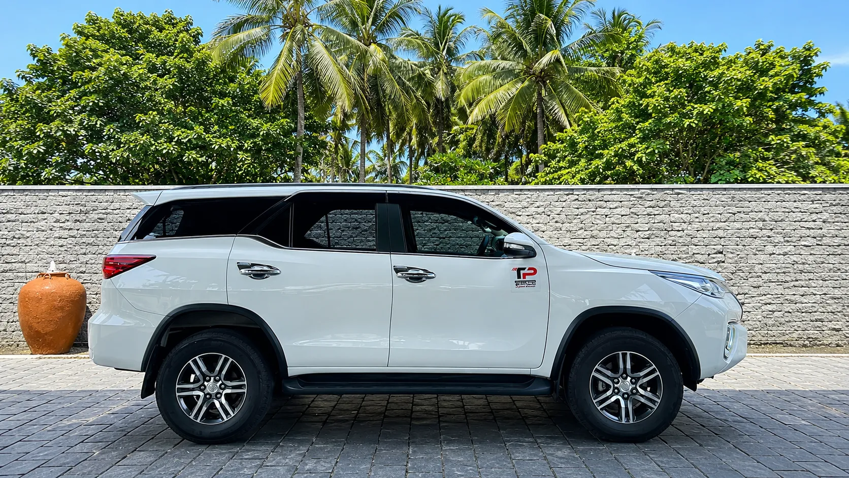 Xe 7 chỗ Toyota Fortuner Minh Vũ Travel